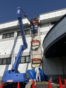外壁塗装　高所作業車
